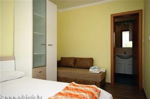 Apartment Anka Vrbnik